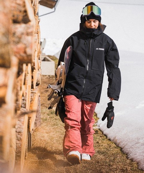 adidas（アディダス）の「テレックス 3層 GORE-TEX スノービブパンツ